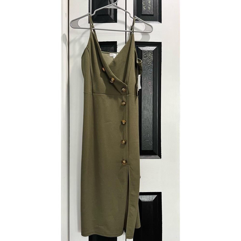 Brand:Riley&James           Size:M       Color:olive green